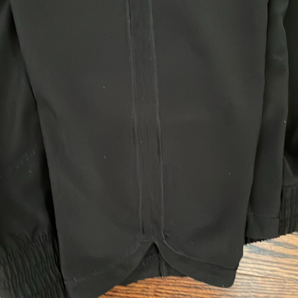 NWOT Women’s Gapfit lightweight pants black size M.86% poly,14% spandex/elastane - Picture 5 of 7